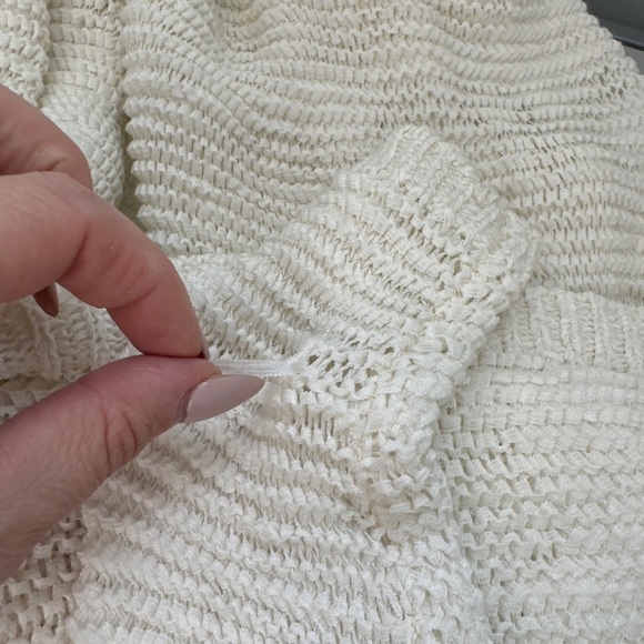 Divided White Oversized Tall Stretchy Sweater (M) - Picture 10 of 10